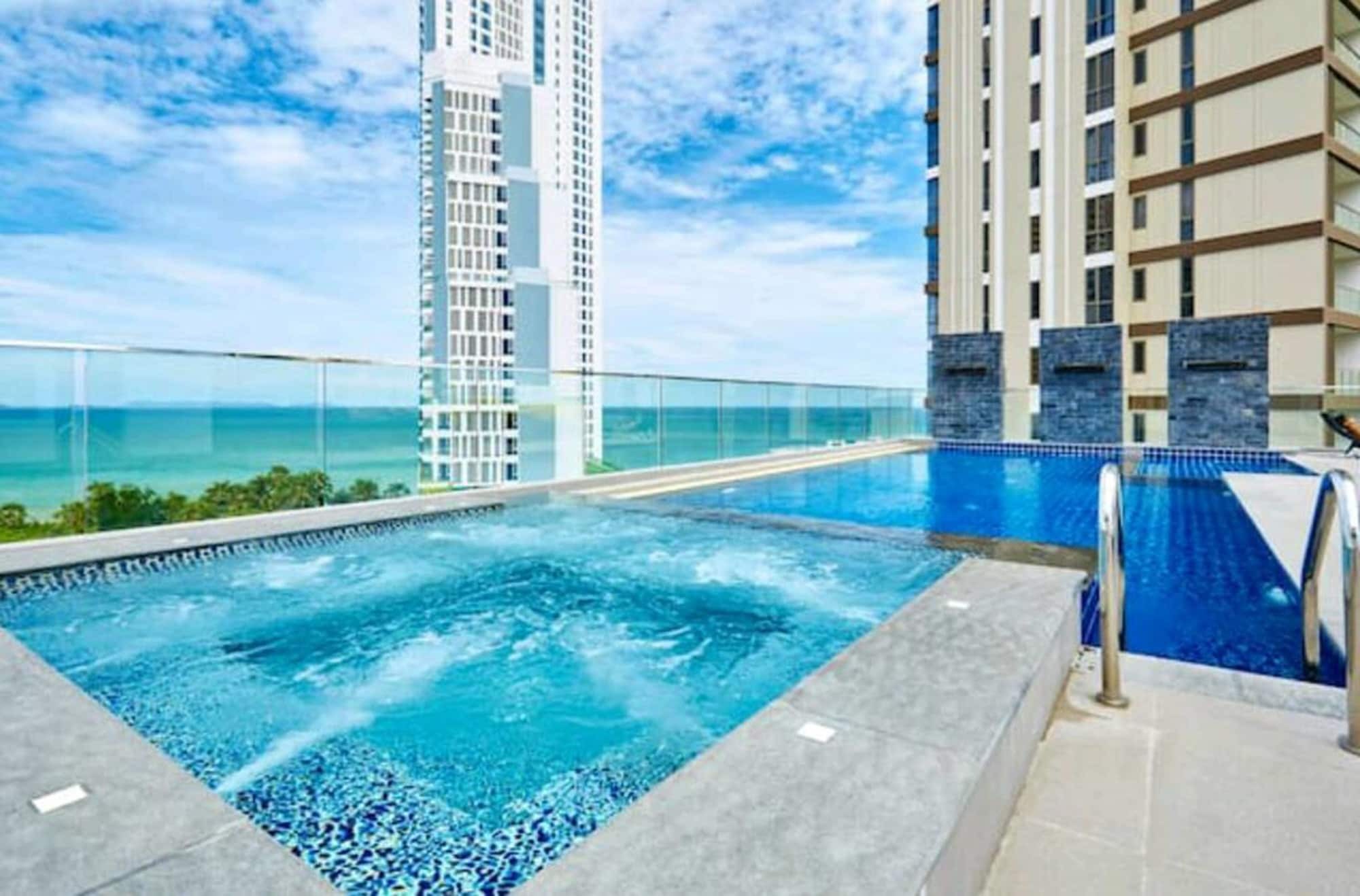 Serenity Pattaya Beach Esterno foto